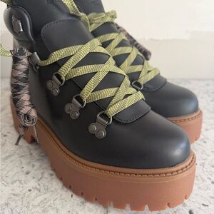Timberland Black and Olive Lace Up Boots